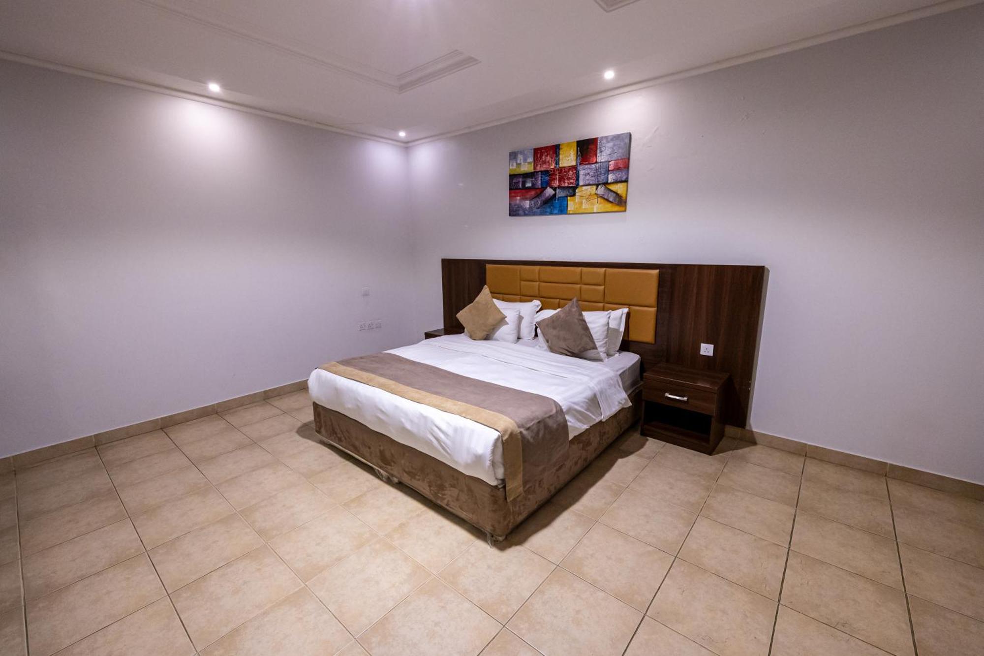 ال متعب سويتس المرسلات Aparthotel Riyadh Exterior photo