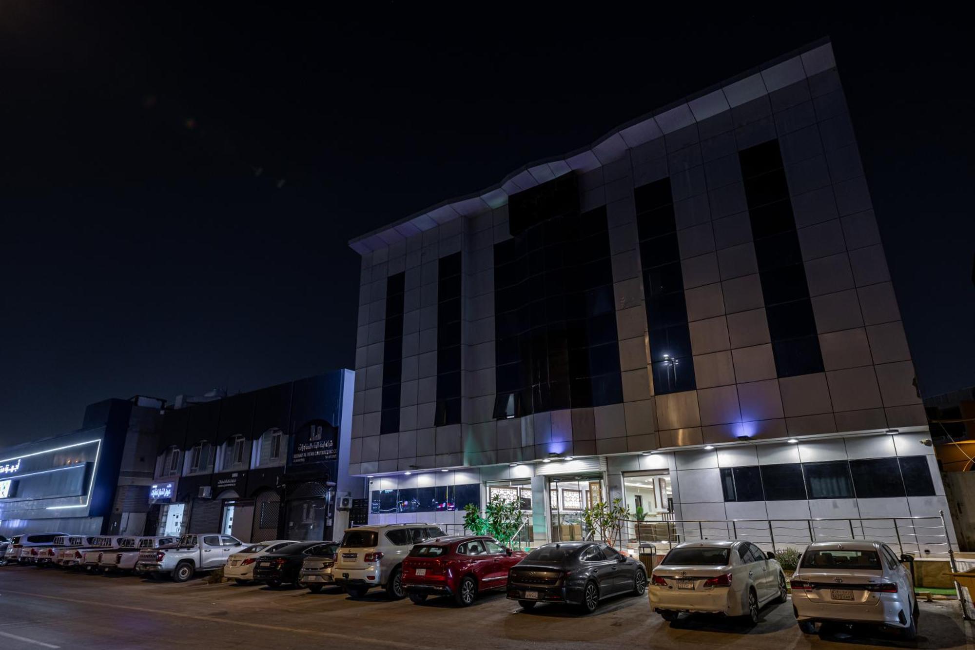 ال متعب سويتس المرسلات Aparthotel Riyadh Exterior photo
